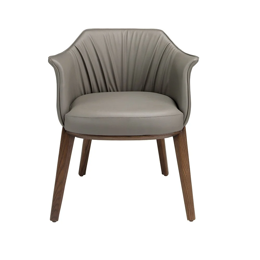 Angel Cerda sedia 5152 gambe noce e rivestita in similpelle