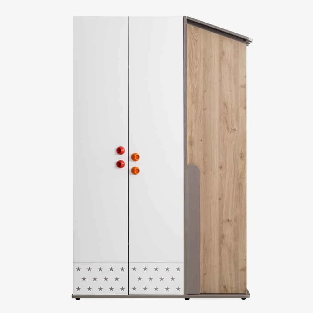 Armadio a tre ante Montessori realizzato in legno melaminico dal design semplice