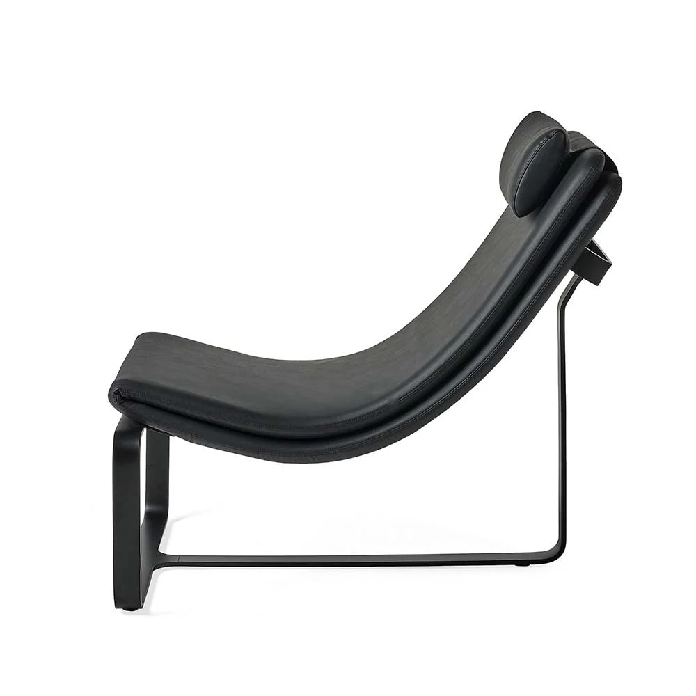 Baleri Italia Flipt poltrona trasformabile in chaise longue con struttura in metallo e rivestimento in ecopelle