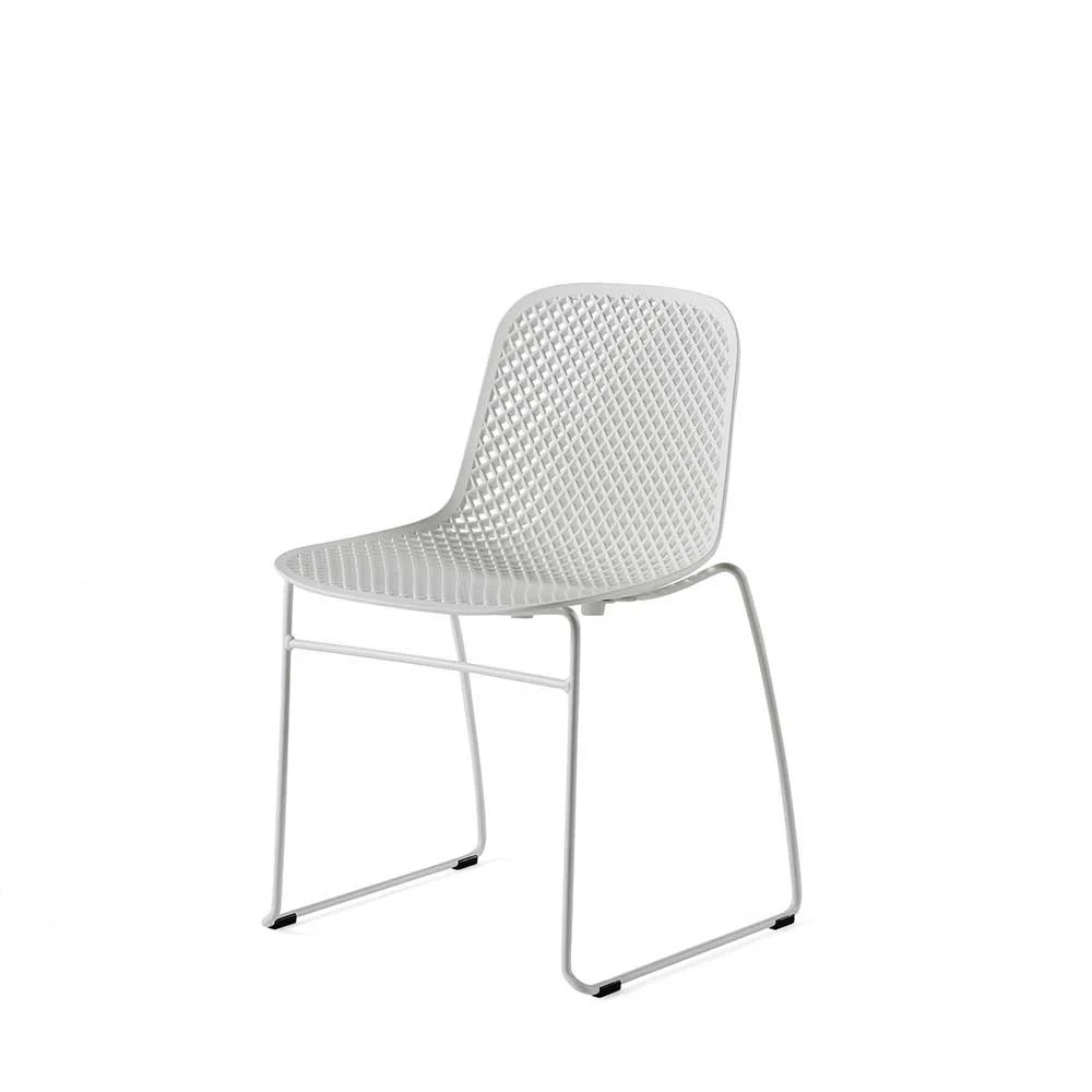 Baleri Italia I.S.I. Chair con struttura in tondino di acciaio e scocca in nylon stampato ad iniezione