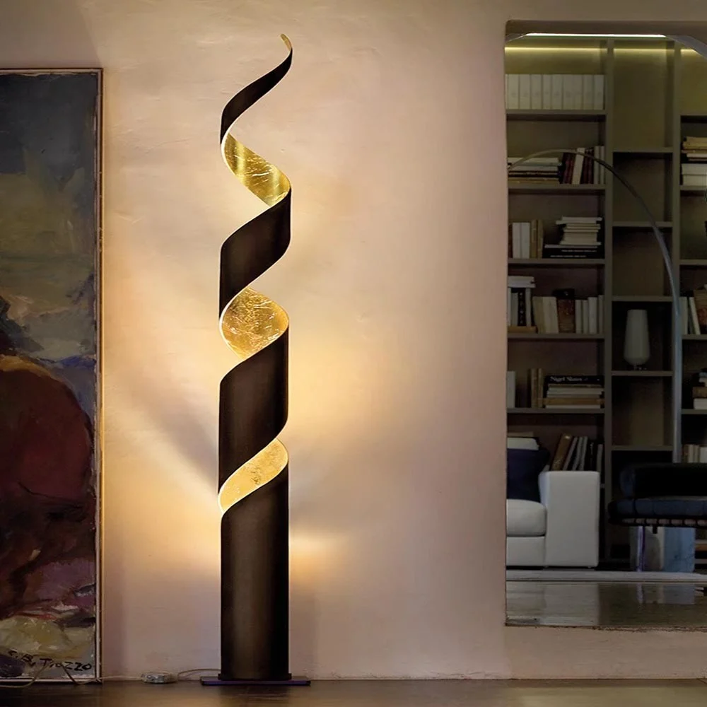 Braga Illuminazione lampada da terra Truciolo in metallo finitura Ruggine e foglia oro