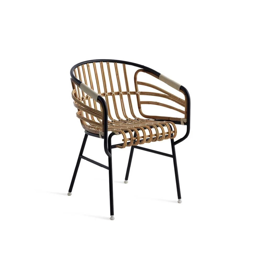 Casamania Raphia Rattan la sedia iconica disponibile in diverse finiture