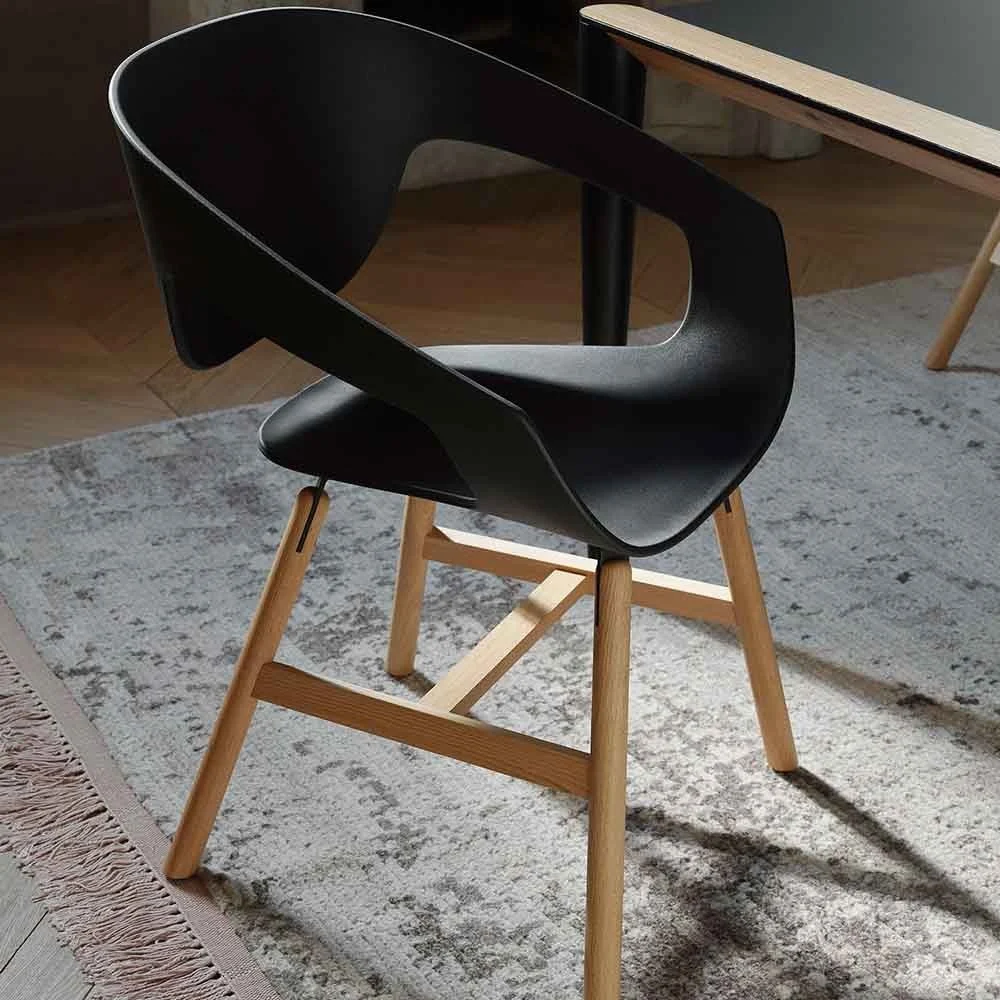 Casamania Vad Wood Sedia struttura gambe in legno di rovere scocca in polopropilene