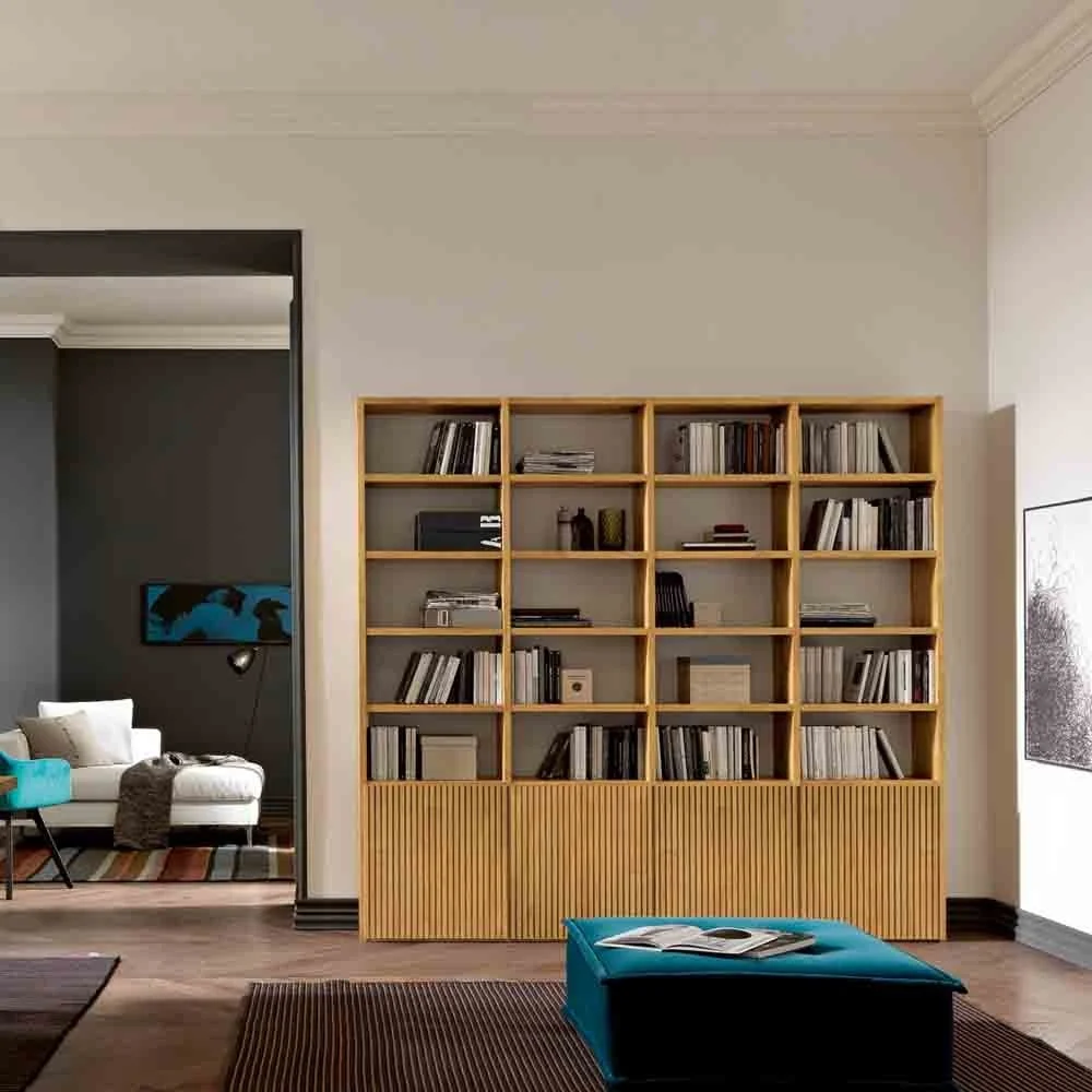 Libreria in legno massello con mobile contenitore ad ante della linea Star