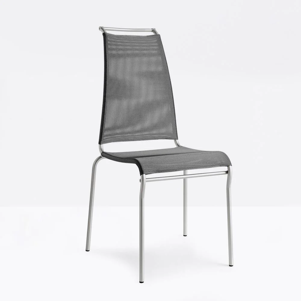 Connubia sedia CB1069 Air High realizzata con struttura in metallo e seduta in tessuto traspirante e lavabile