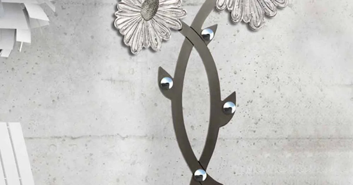 Appendiabito da parete di design decorato a mano in argento Clarke
