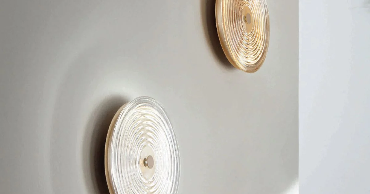 Applique in Metallo Verniciato e Vetro Decorato a Righe Concentriche - Bagolaro