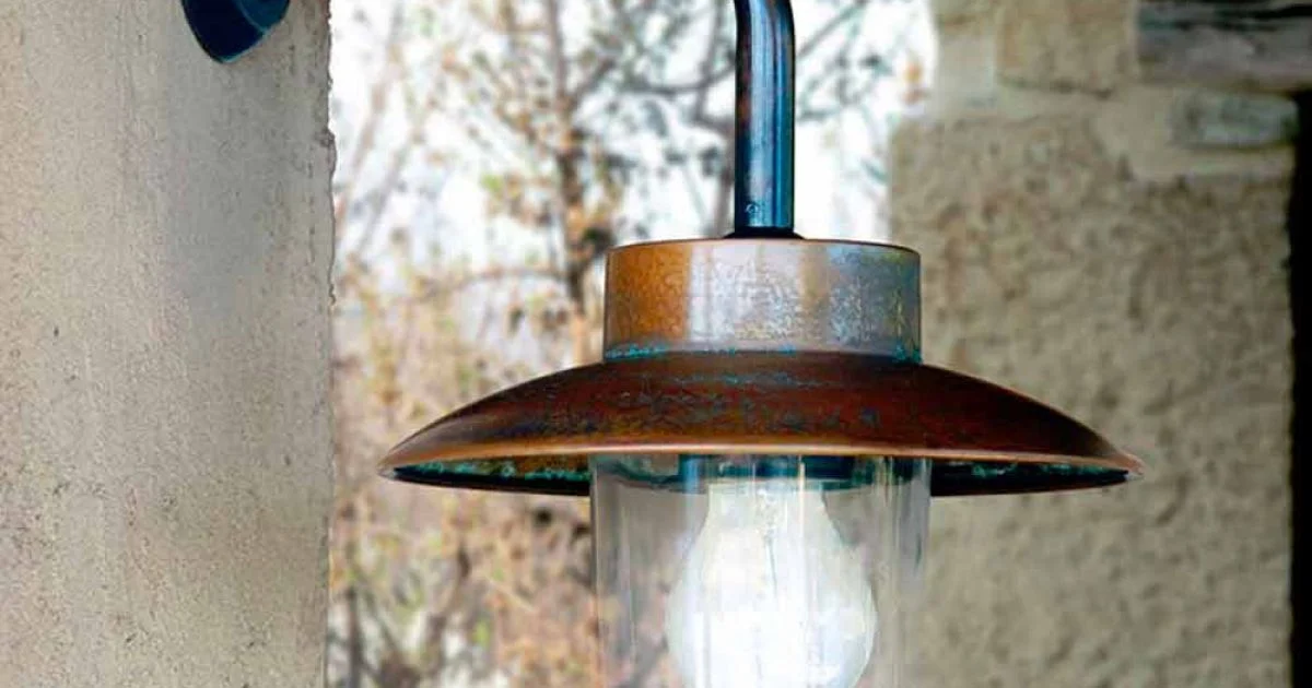 Applique Nabucco di Aldo Bernardi, lampada a parete in rame, vetro, ottone