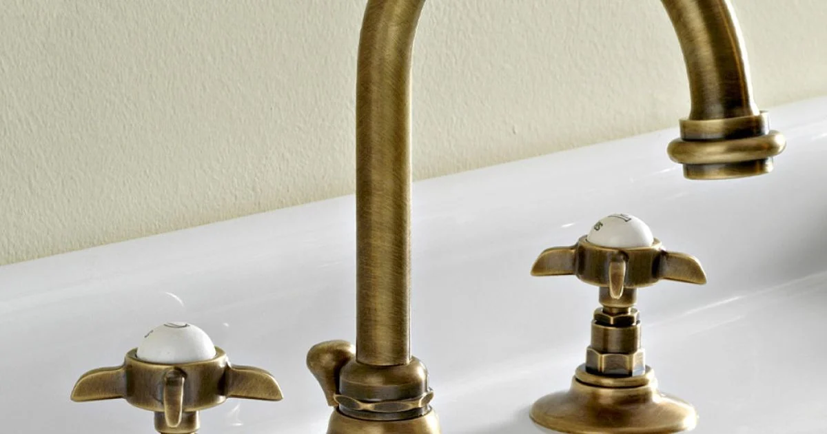 Batteria Lavabo 3 Fori Bocca Alta in Ottone e Maniglie a Farfalla - Miriano