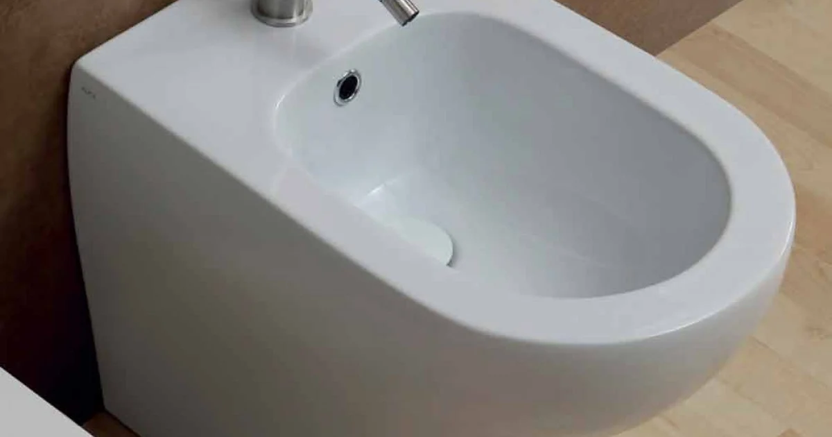 Bidet in ceramica bianca design moderno Star 54x35 cm, fatto in Italia