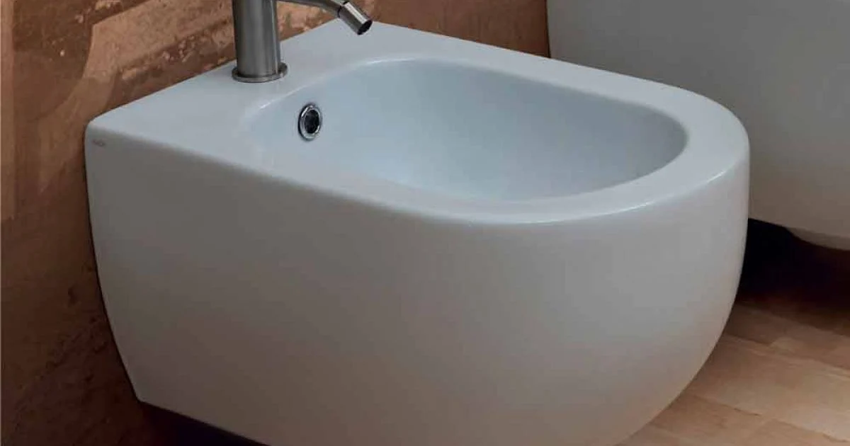 Bidet sospeso in ceramica design moderno Star 55x35cm made in Italy