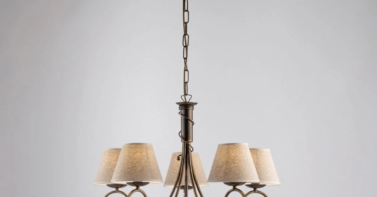 Complemento luminoso in pvc e metallo Made in Italy dal gusto elegante – Draco
