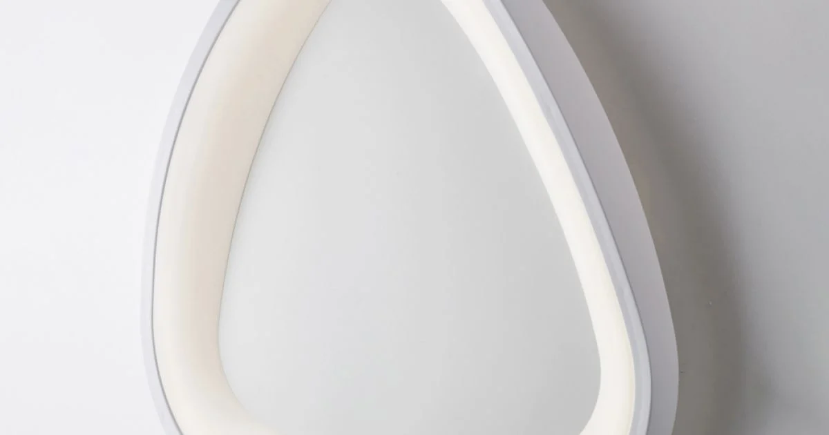Lampadario in metallo Made in Italy dal gusto ricercato – Voyager