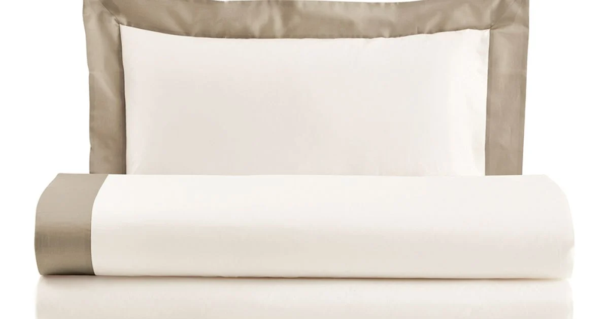Completo Letto Una Piazza e Mezzo in 100% Cotone e 10% Raso di Cotone - Dettaglio