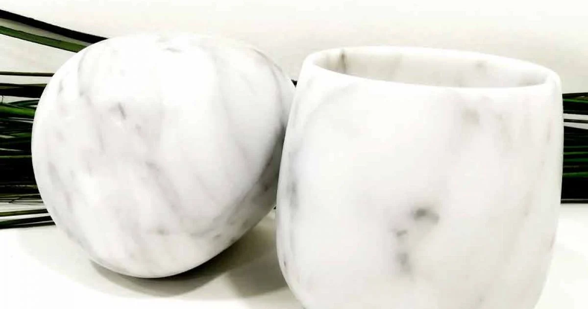 Composizione di 2 Bicchieri in Marmo Bianco di Carrara Made in Italy - Dolla