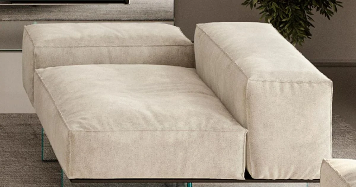 Divano Angolare Destro con Base in Vetro Extrachiaro Made in Italy - Rory