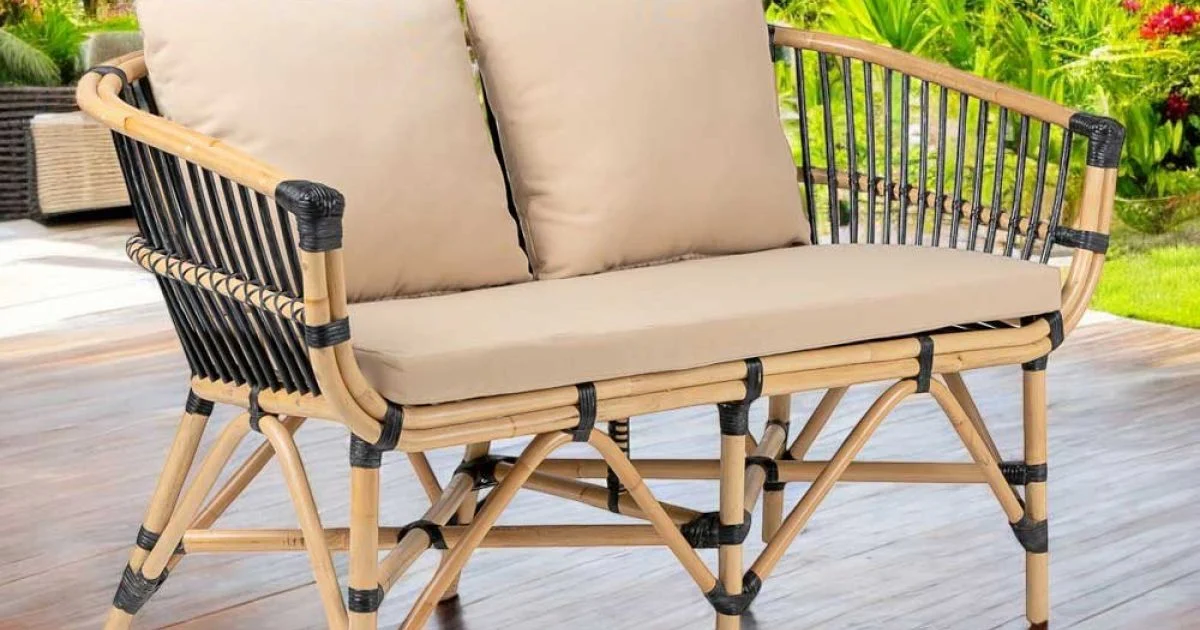 Divano da Giardino in Rattan Naturale con Cuscini Inclusi – Catelyn