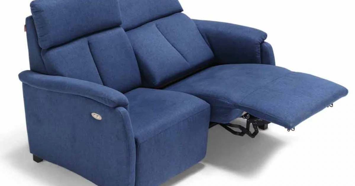 Divano motorizzato 2 posti con 1 seduta elettrica Gelso,design moderno
