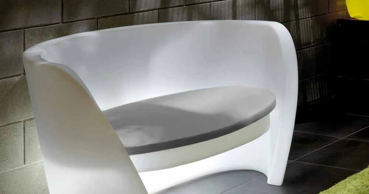 Divano polietilene di design Slide Rap da interno luminoso made Italy