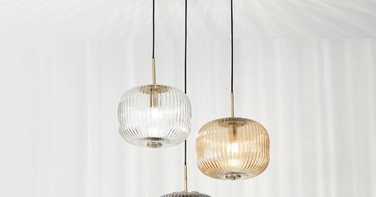 Lampada a Sospensione 3 Luci in Vetro Soffiato Colorato e Metallo - Trissa