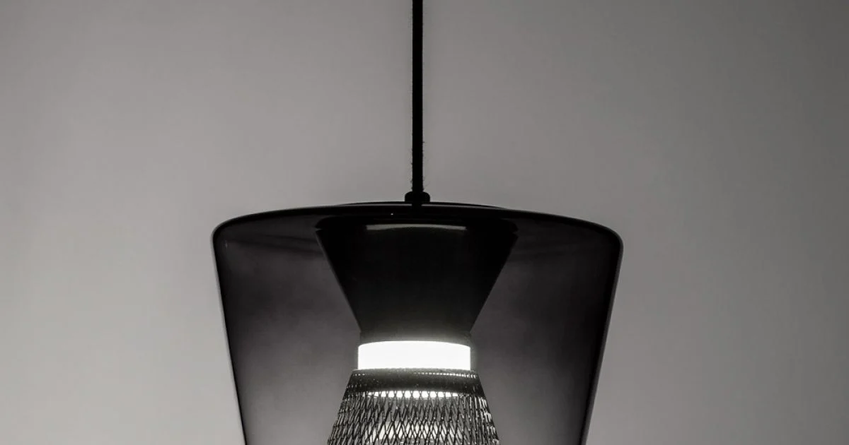 Lampada a Sospensione realizzata in Metallo e Vetro Made in Italy - Think
