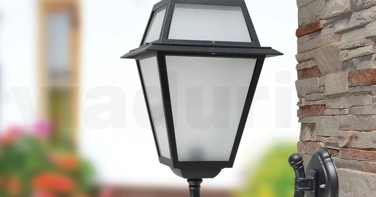 Lampada da Esterno a Parete in Alluminio e Vetro Made in Italy - Vivian