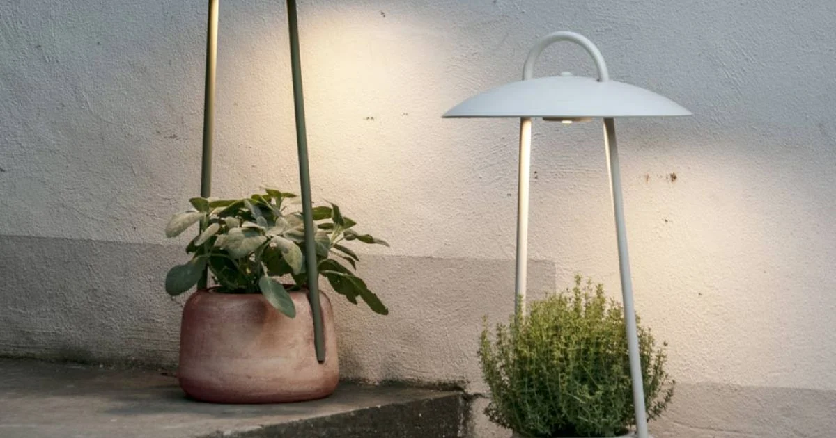 Lampada da Esterno con Fioriera in Argilla, Alluminio e Ottone - Cappello