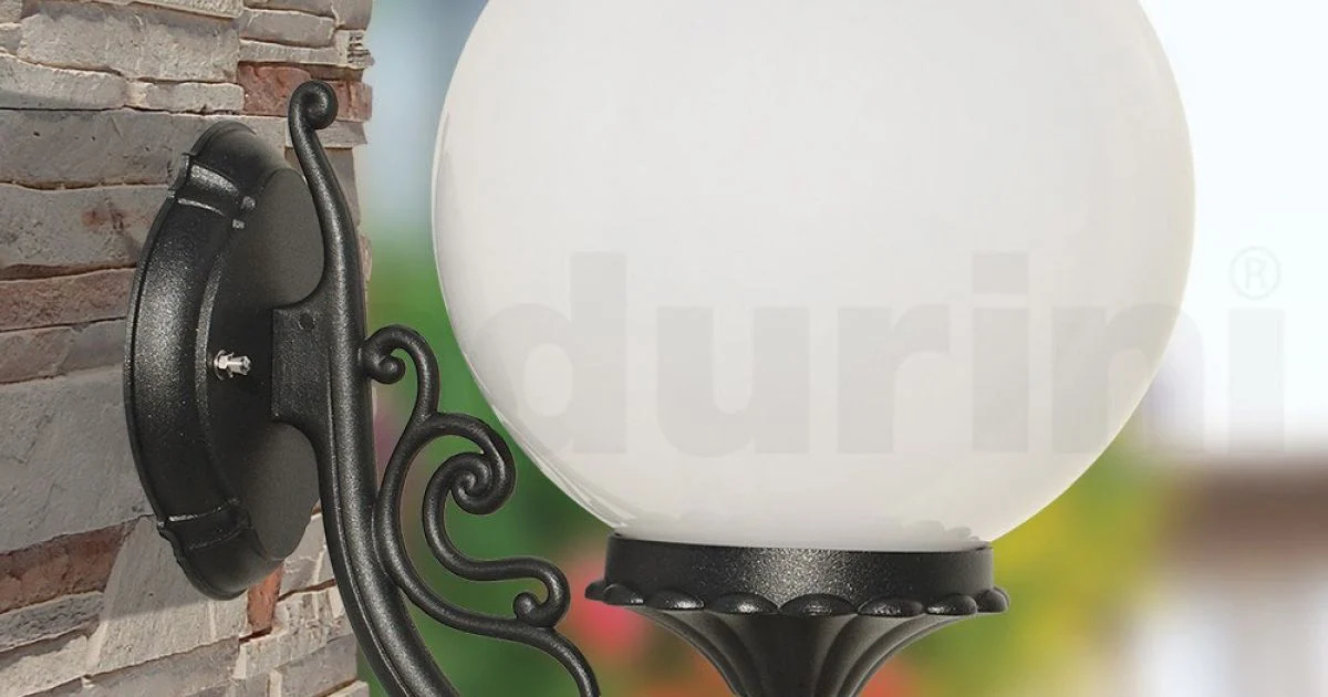 Lampada da Esterno in Alluminio con Sfera in Acrilico Opale - Trovaantracite