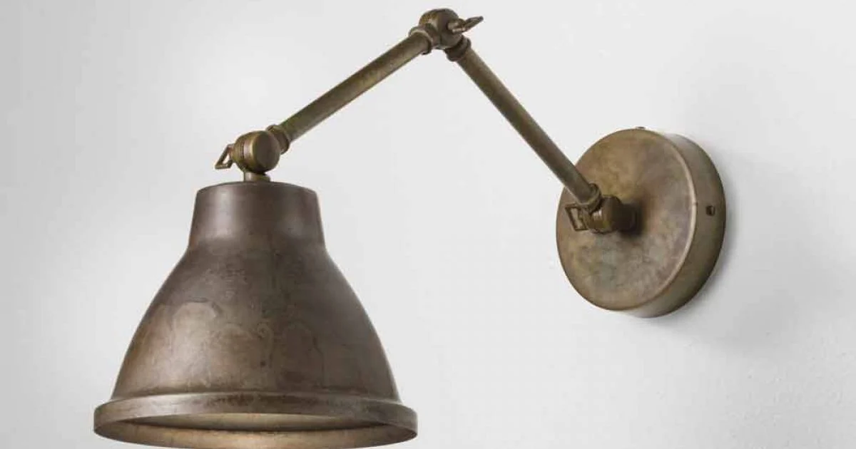 Lampada da parete regolabile in ferro Loft Il Fanale, made in Italy