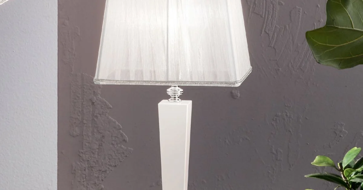 Lampada da Tavolo Classica in Vetro a Mano Italiano e Paralume - Malesia