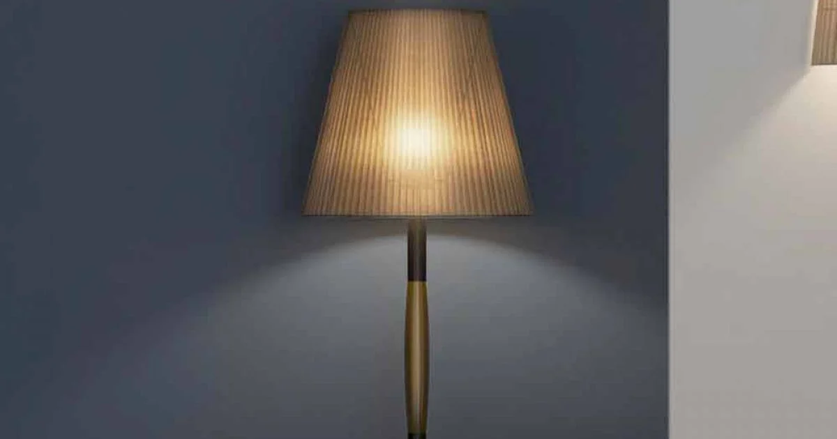Lampada da Tavolo Moderna in Metallo, Legno e Organza Made in Italy - Boom