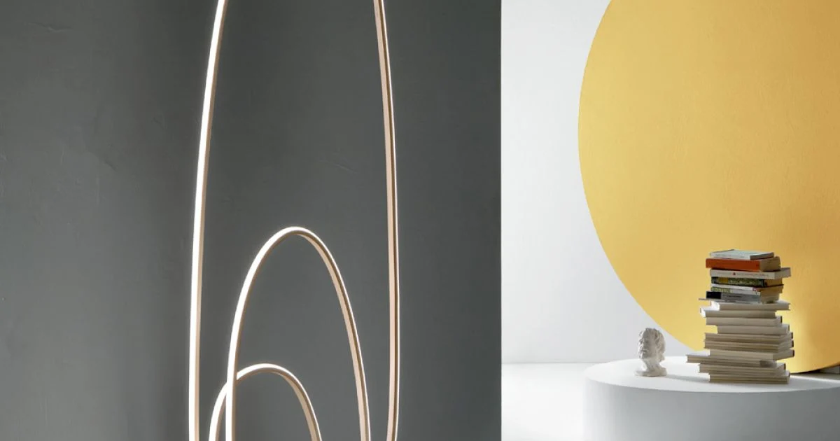 Lampada da Terra Design in Metallo Verniciato Finitura Oro con LED - Simea