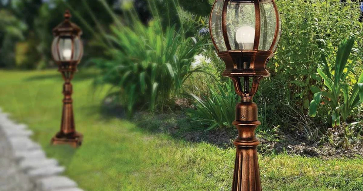 Lampada da Terra Esterno Stile Vintage in Alluminio Made in Italy - Leona