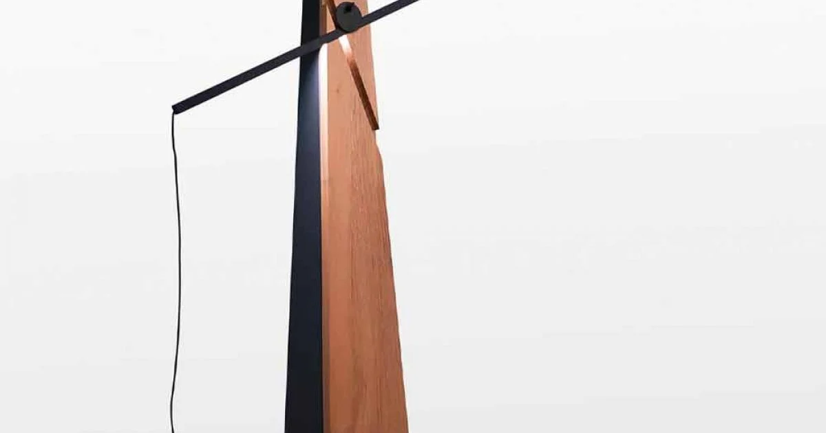 Lampada da Terra a Luce LED in Rovere Massello Made in Italy, Pregiata - Calisto