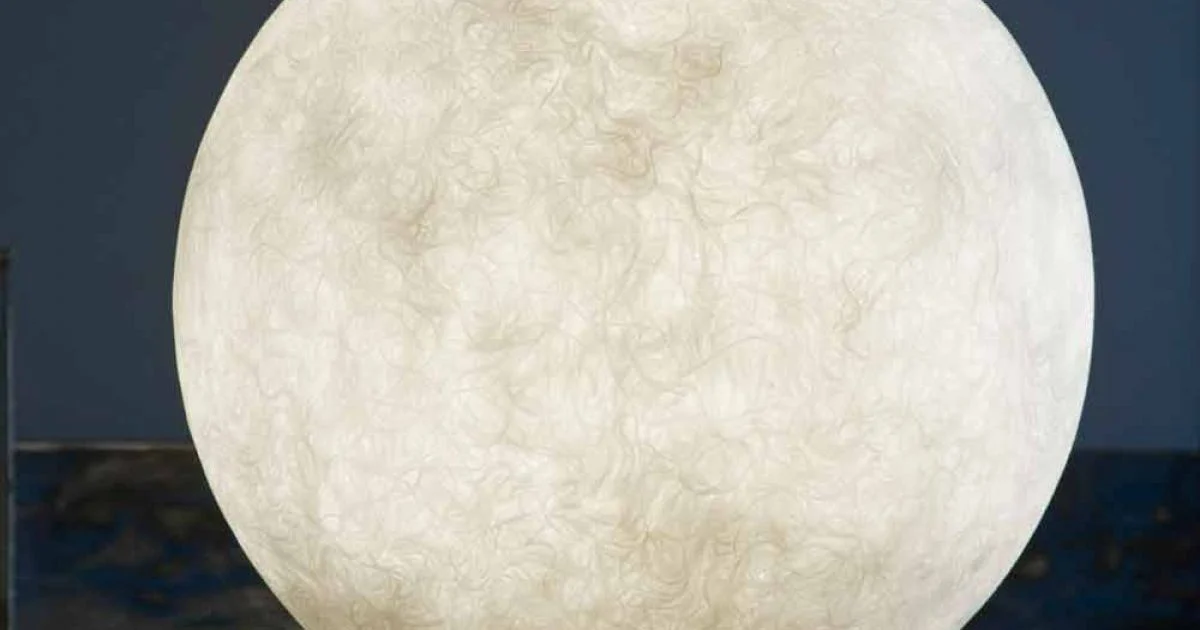 Lampada di design da tavolo In-es.artdesign T.moon in bianca nebulite