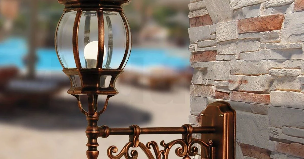 Lampada per Esterno a Parete in Alluminio Realizzata in Italia - Leona