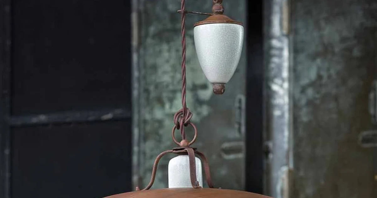 Lampada saliscendi artigianale in ceramica e metallo Kristen Ferroluce