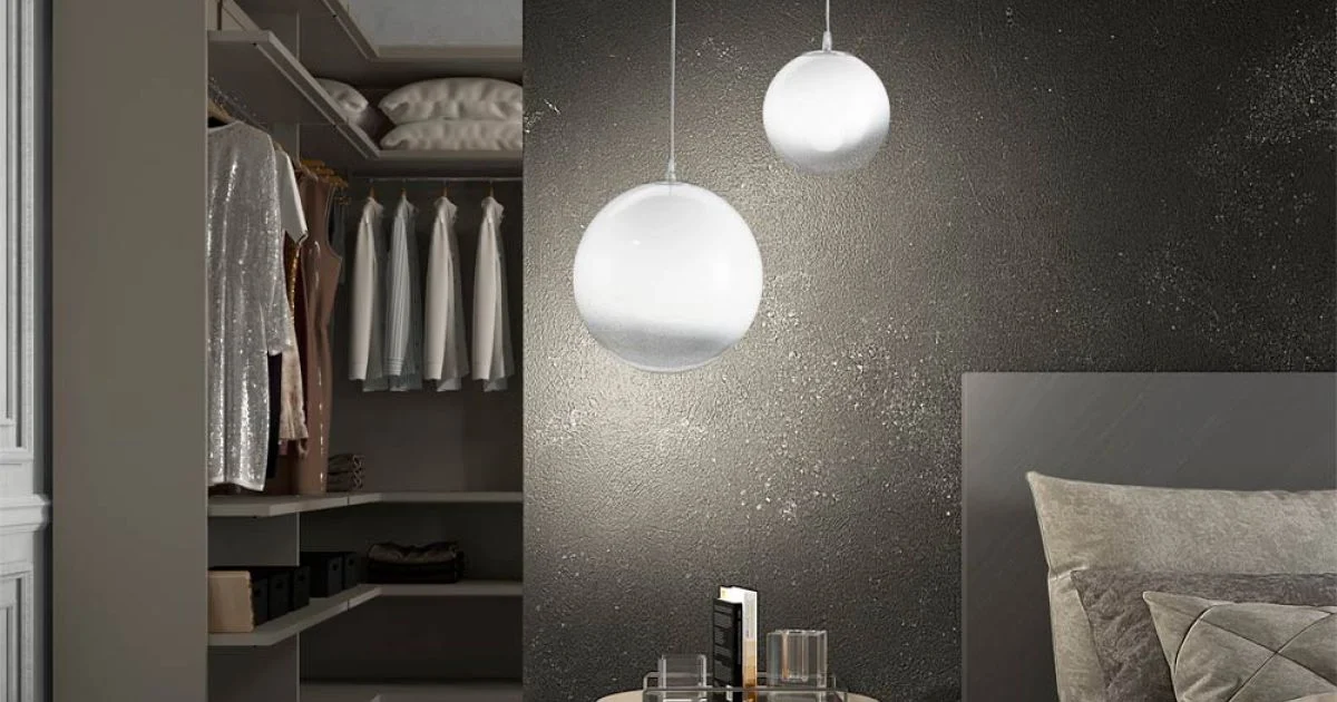 Lampada Sospesa Artigianale in Vetro Veneziano Incamiciato Soffiato - Nova