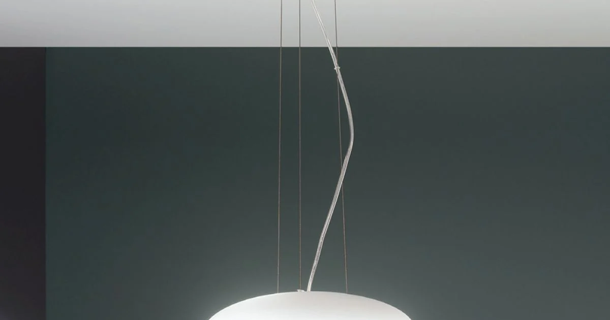 Lampada Sospesa in Vetro Bianco Soffiato e Metallo Cromato - Illumina