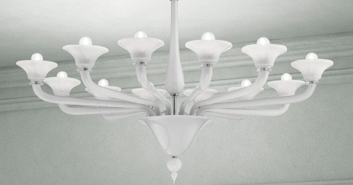 Lampadario 12 Luci in Vetro di Venezia Bianco e Metallo Cromato - Ismail