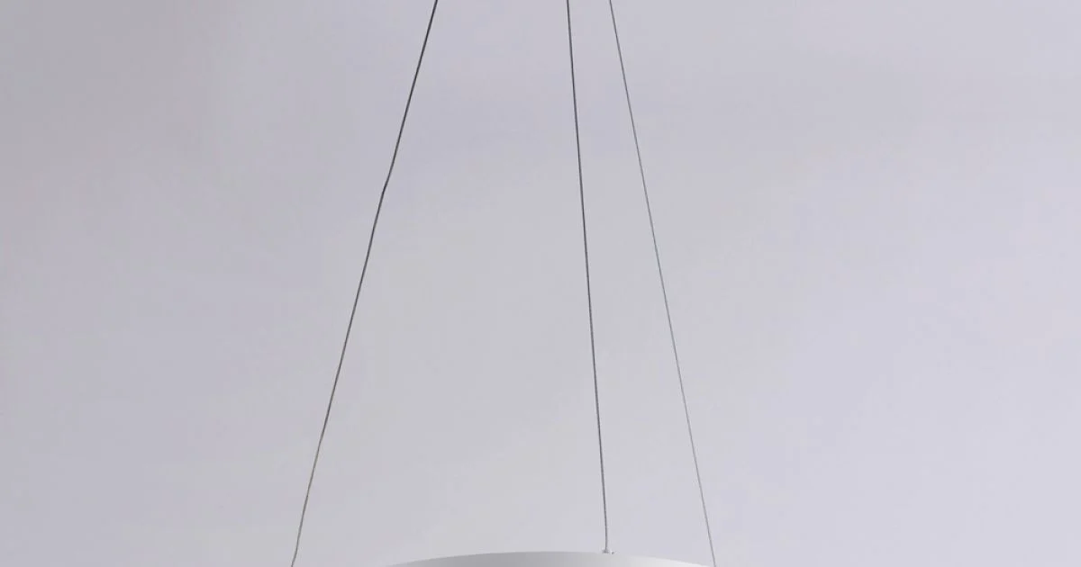 Lampadario a sospensione in metallo cromo e argento per interni – Voyager