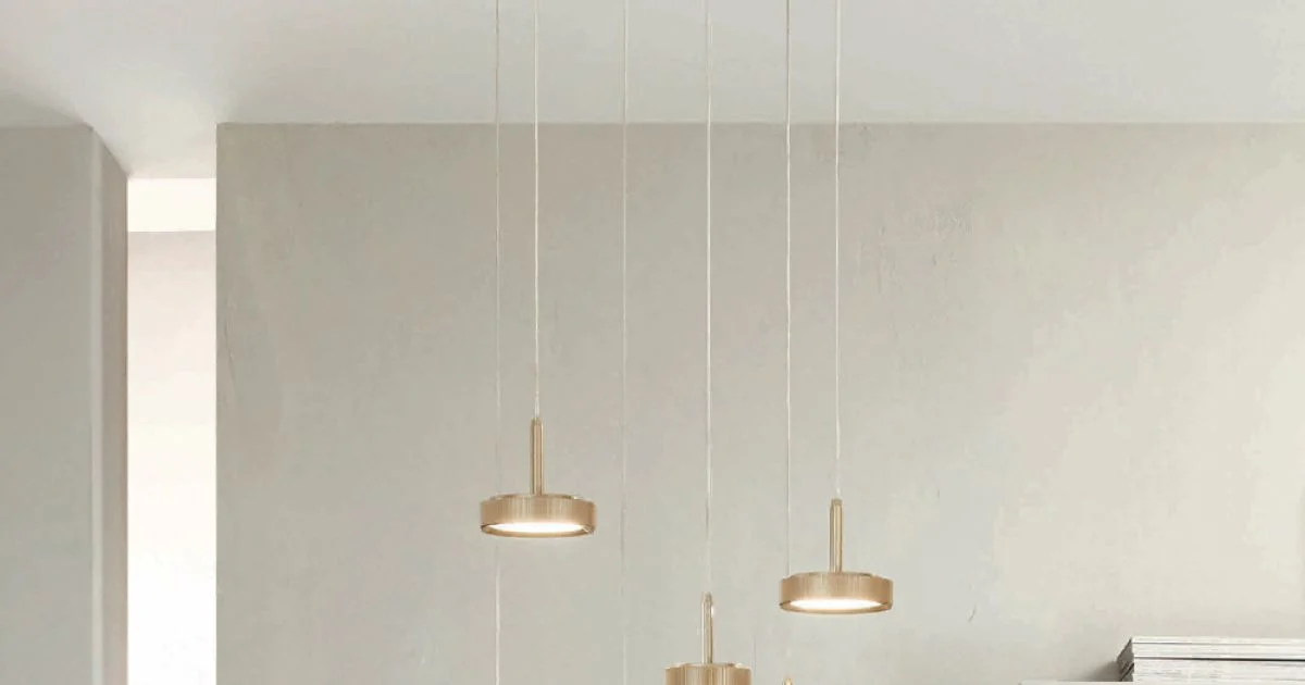 Lampadario con 6 LED e Base Rotonda in Metallo Verniciato Color Oro - Carpino