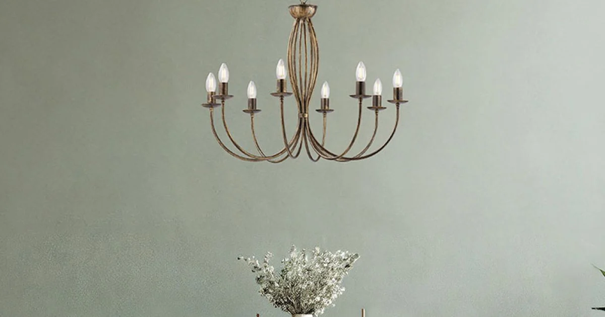 Lampadario in metallo per illuminare ambienti raffinati – Roccia