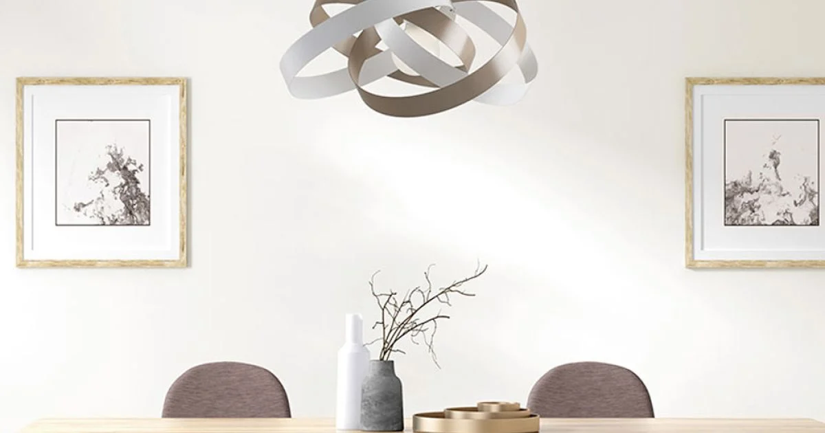 Lampadario in metallo e vetro per illuminare interni con eleganza – Rosmarino