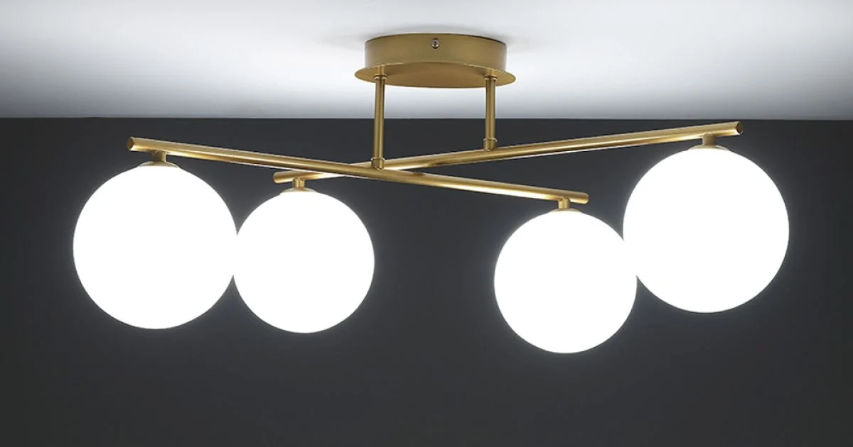 Lampadario in Metallo Oro Metallizzato e 4 Sfere in Vetro Bianco - Venezia