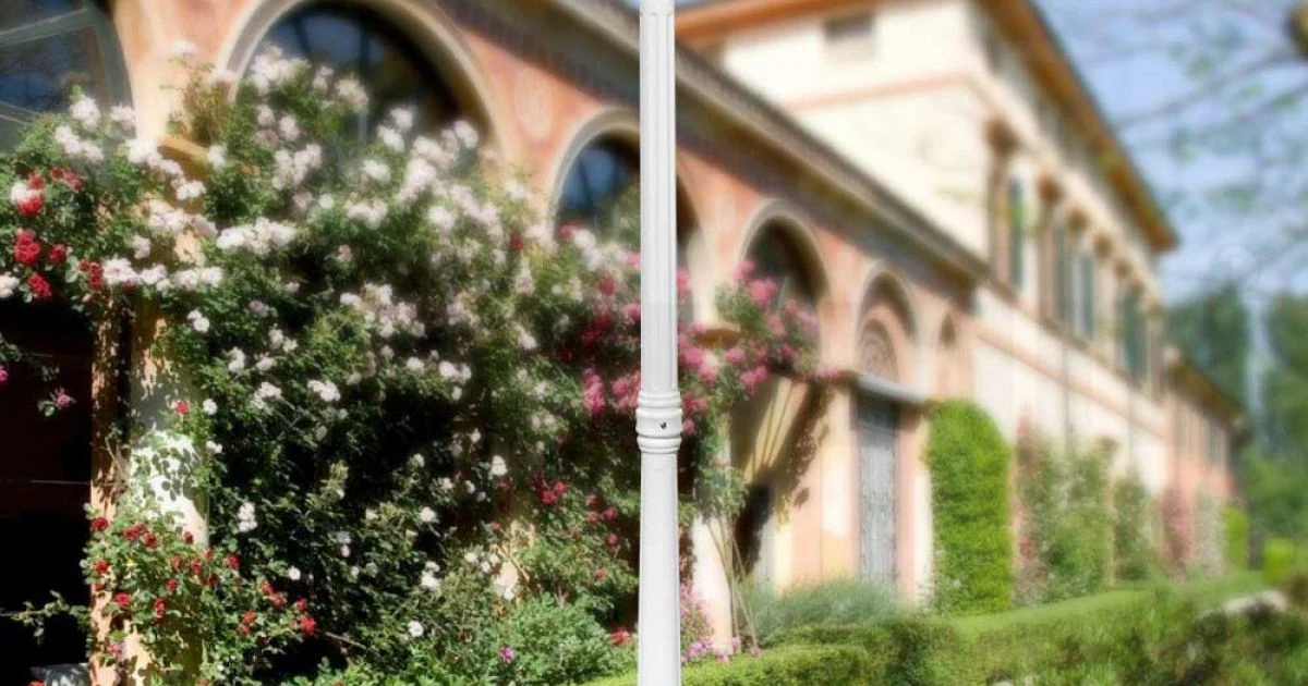 Lampione Alto 172 cm in Acrilico e Alluminio Bianco Made in Italy - Trovabianco
