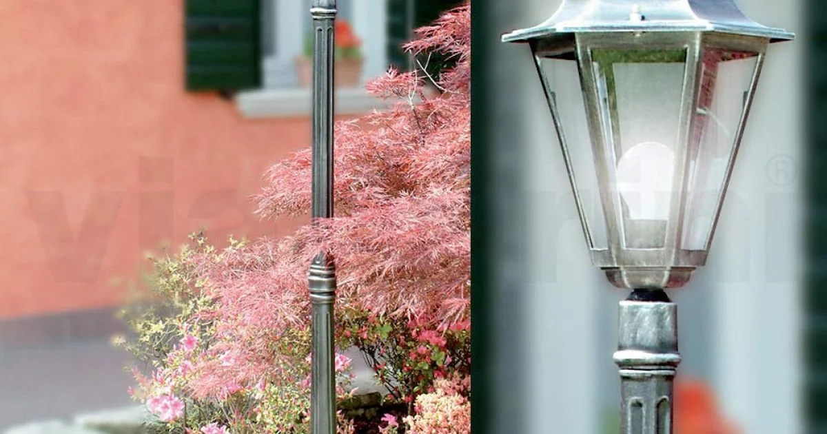 Lampione Alto 179 cm da Giardino in Vetro e 5 Finiture di Alluminio - Pinako