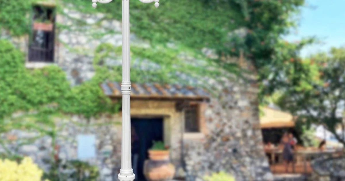 Lampione Alto 200 cm in Acrilico e Alluminio Bianco Made in Italy - Trovabianco