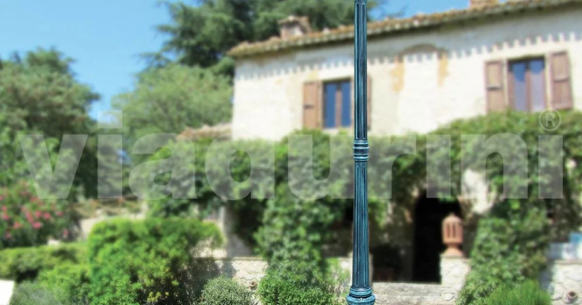 Lampione Alto 212 cm in Acrilico e Alluminio Nero Made in Italy - Trovanero