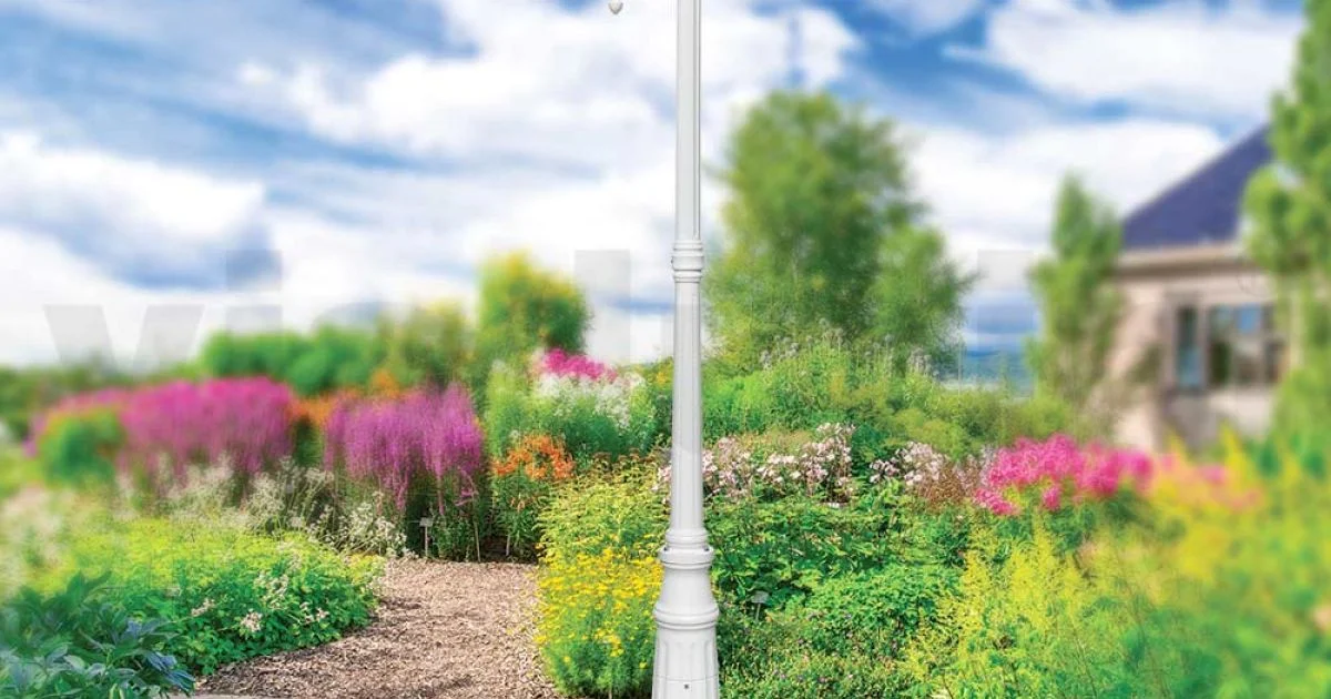 Lampione Alto 230 cm in Acrilico e Alluminio Bianco Made in Italy - Trovabianco